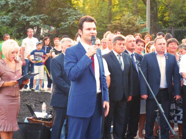 Александр Парецкий на открытии памятника Ханжонкову